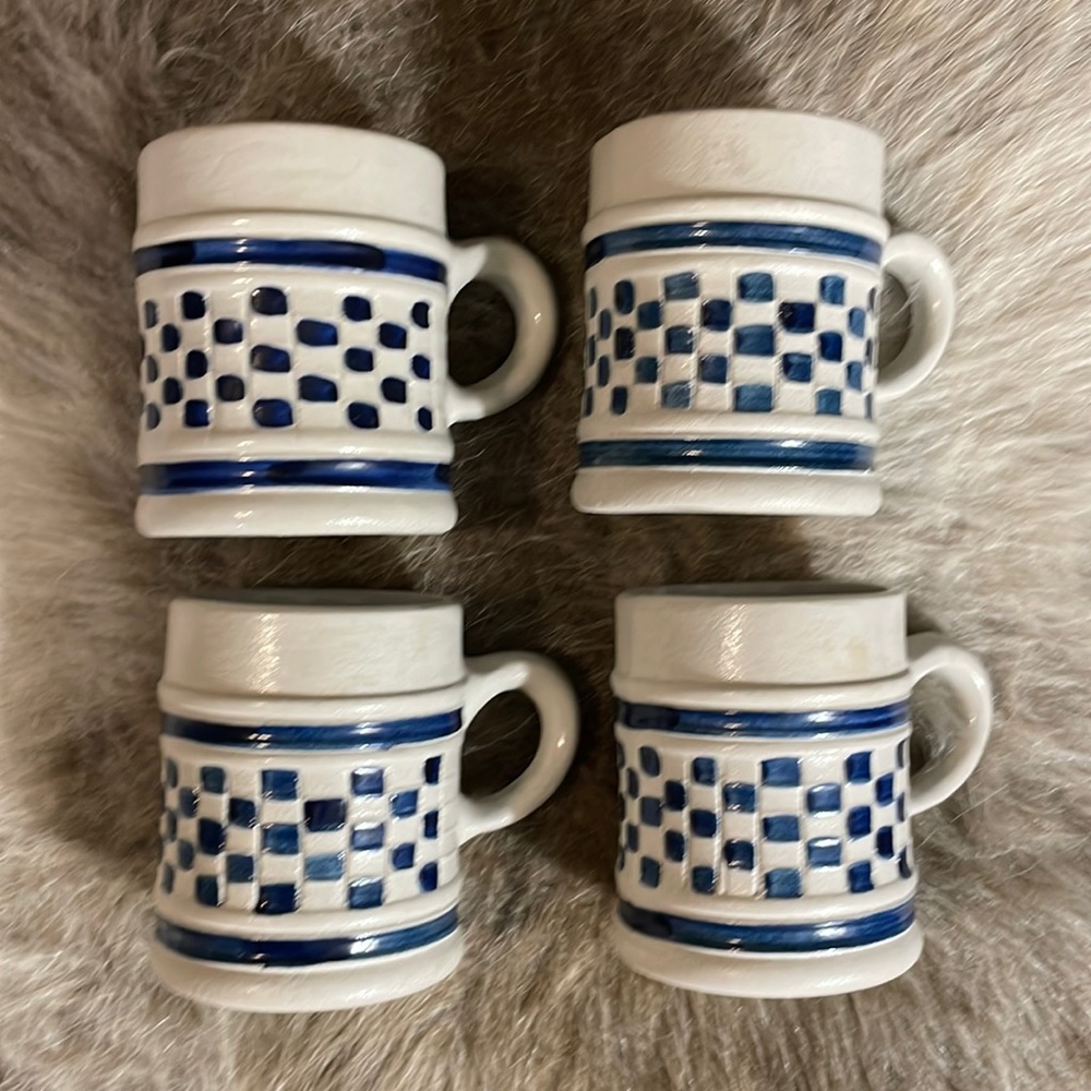 Colonial Williamsburg Checkered Glazed Pottery Mugs - Set of 4